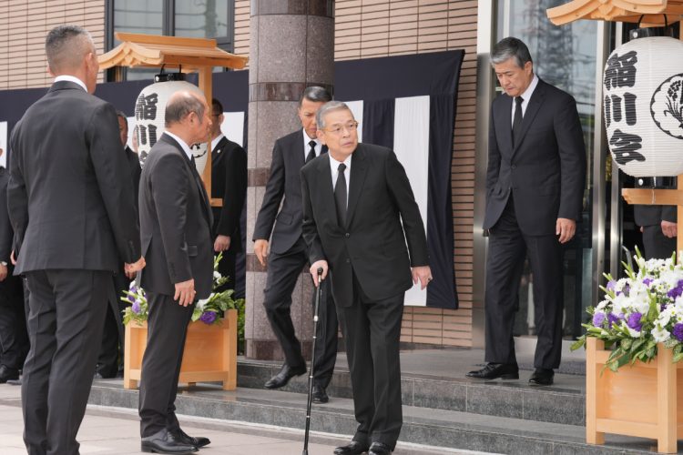 太州会・日高博会長(中央)