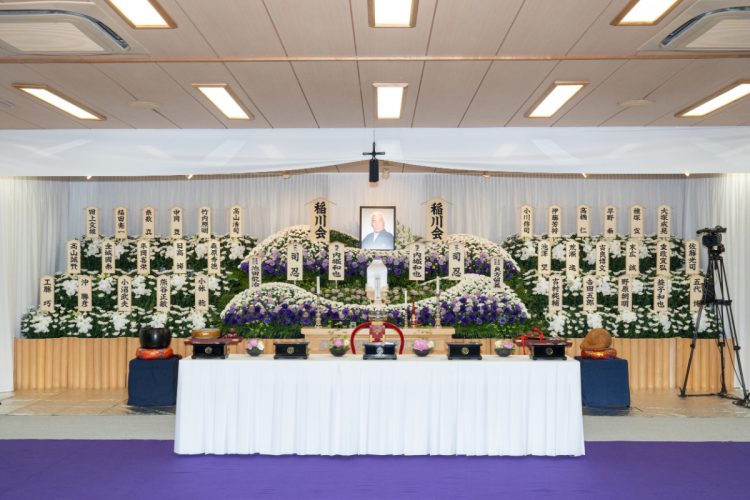建物内に設けられた祭壇