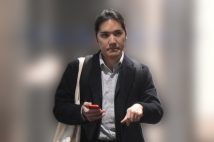 子育てのために一戸建てを購入した小室圭さん
