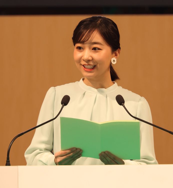 佳子さまのイヤリングが注目を集めた（2025年5月21日、撮影／JMPA）