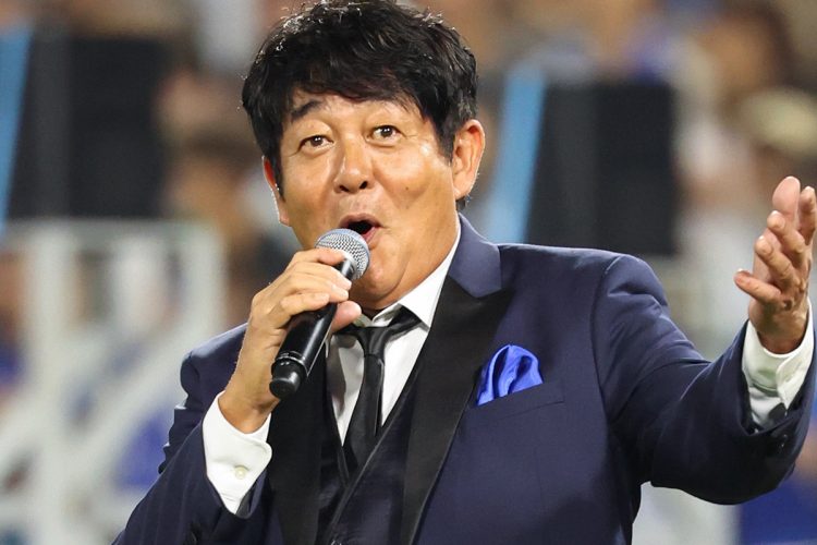 TUBEのボーカル・前田亘輝（時事通信フォト）