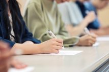 「早慶は600万円、MARCHは500万円」中国人の日本大学受験で“カンニング業者”が暗躍 替え玉の受験票は「受験生と試験を受ける人の顔写真をAIで合成」