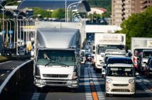 深刻な人手不足に苦しむ物流業界は「外国人ドライバー」に熱視線 海外の運転免許証を日本のものに切り替える「外免切替」への期待と課題
