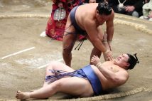 《持ち給金「21円差」の大違い》大の里が全勝優勝を逃して失ったのは「360万円の懸賞金」だけじゃない! 千秋楽で豊昇龍に敗れ、力士褒賞金は年額50.4万円少なくなった
