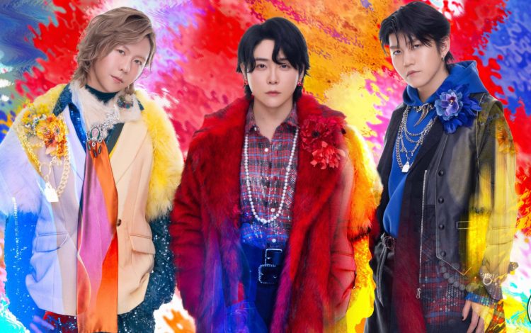 Mrs.GREEN APPLEの大森元貴(中央)、若井滉斗(右)、藤澤涼架(左)(公式HPより)