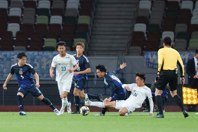 デフサッカーをめぐる過去の問題が次々と明らかに…（4月2日の親善試合。時事通信フォト）