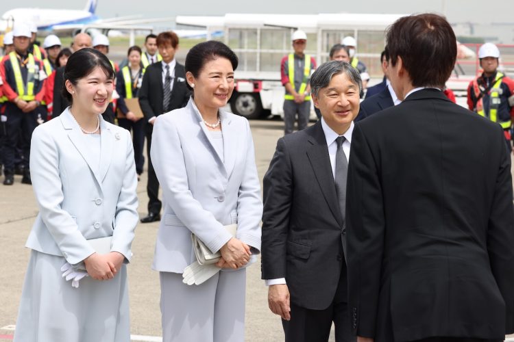 沖縄を訪問される天皇皇后両陛下と長女・愛子さま（2025年6月4日、撮影／田中麻以）