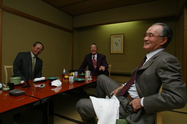 「ONK座談会」2002年開催時の一枚(撮影/山崎力夫)