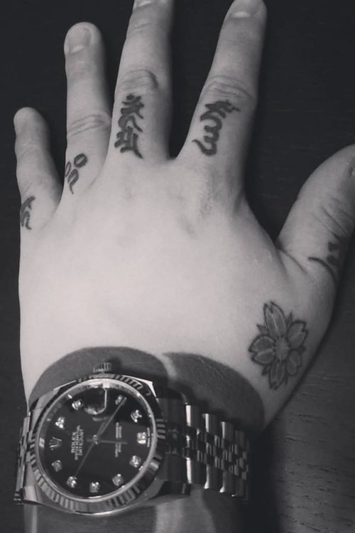 お気に入りの腕時計だったのか（Instagramより）