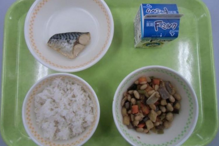 画像だけを見ると寂しい印象(福岡市学校給食公社公式サイトより)