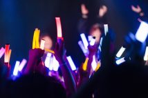 同級生にいそうな親しみやすい女の子たちがアイドルに（写真提供／イメージマート）