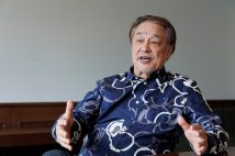 関屋警部補を演じた原田大二郎(撮影/中庭愉生)