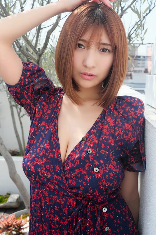 こぼれんばかりの“やわ乳”が詰まったデジタル写真集『三田悠貴 やわふわモチぱい』は各電子書店で6月20日に発売
