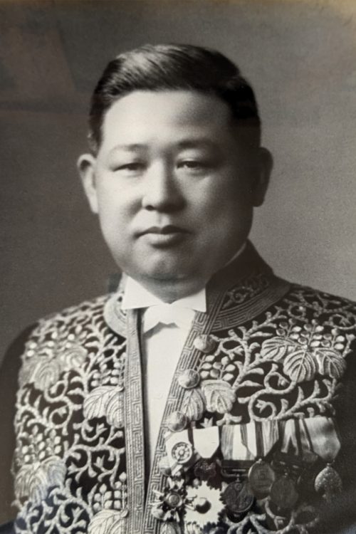 大礼服姿の宮川舩夫(1939年ウラジオストク総領事就任当時)