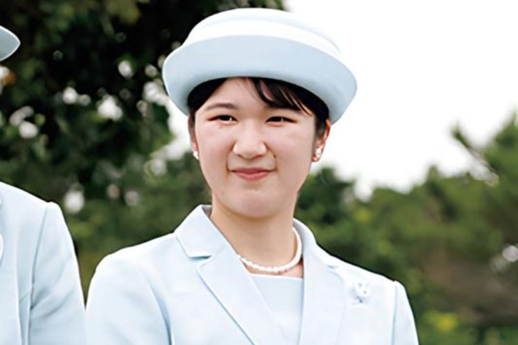 天皇皇后両陛下の「慰霊の旅」に同行された愛子さま（写真／共同通信社 ）