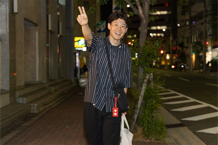 取材後の撮影で送球ポーズをする福森さん。現役時代を彷彿とさせるフォームは闘病中とは思えないほどだった(撮影/加藤慶)
