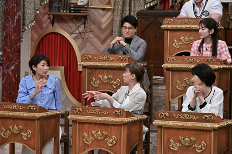一列目左から青山祐子、永井美奈子、馬場典子。二列目左から安東弘樹、山本里菜（番組公式HPより）
