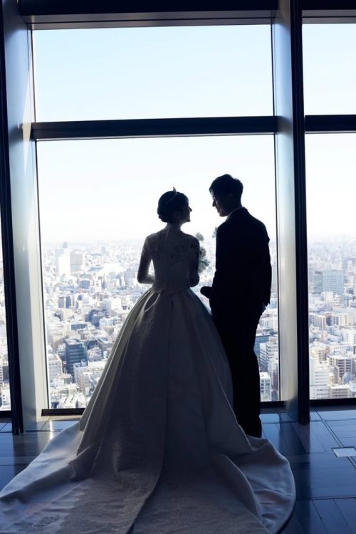 妻・観月あことのウエディングショット(錦織のインスタグラムより)