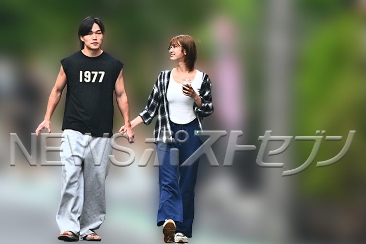 都内の高級賃貸マンションから美男美女のカップルが並んで現れた