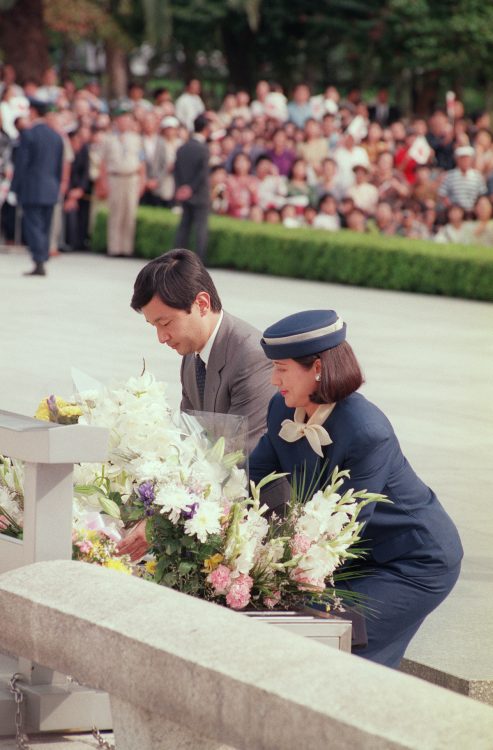 1994年、広島訪問時の天皇皇后両陛下（時事通信フォト）