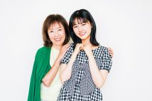 浅田美代子(左)と原菜乃華が特別対談(撮影/井上たろう)