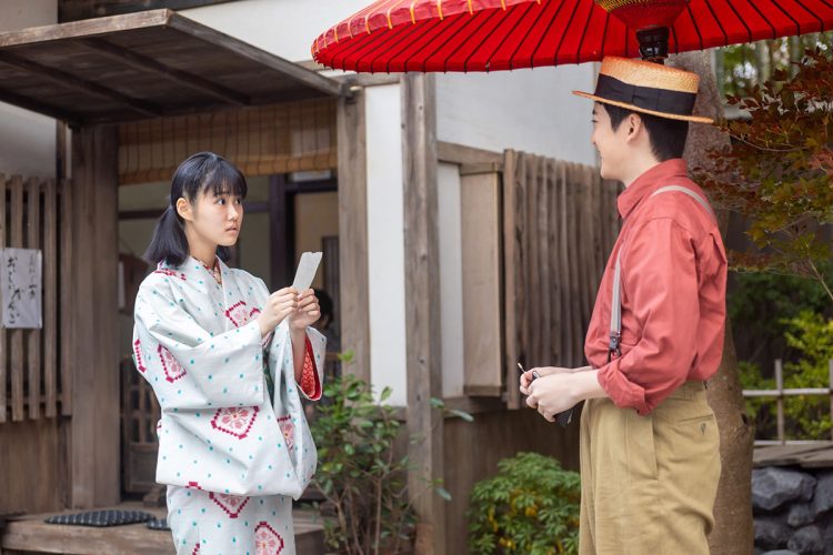三姉妹の末っ子役の原菜乃華(左)が語る撮影秘話(C)NHK連続テレビ小説「あんぱん」NHK総合 毎週月~土曜 午前8時~8時15分ほかにて放送中