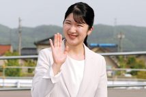ファッションの面でも注目を集めている愛子さま(2025年5月18日、撮影/JMPA)