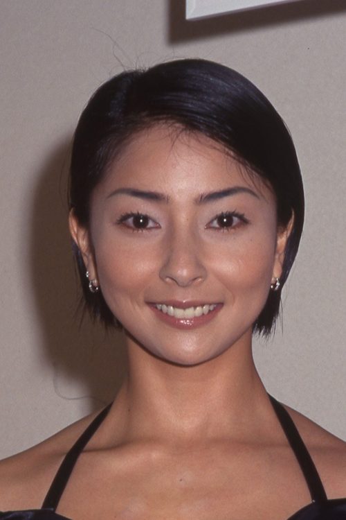 2001年に結婚し芸能界を引退した