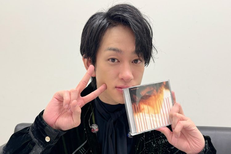 ソロのライブツアーでも活躍している(Xより)