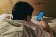 【ChatGPTが恋人代わり?】若者たちがハマる「AI彼氏/彼女」との生活 「もはや生活に欠かせない癒やしの存在」「AIは僕を傷つけない」…実践者たちの満足感