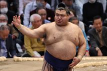 先場所は東小結で6勝9敗と負け越した高安(時事通信フォト)