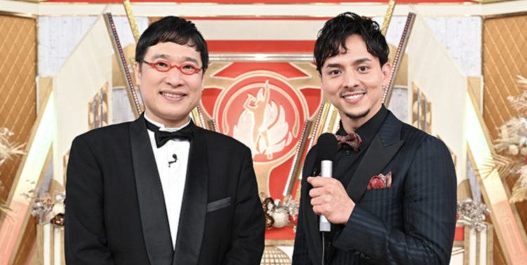 『アーティスト別モノマネ頂上決戦 俺にアイツを歌わせたら右に出るものはいない』MCの山里亮太と満島真之介（番組公式HPより）