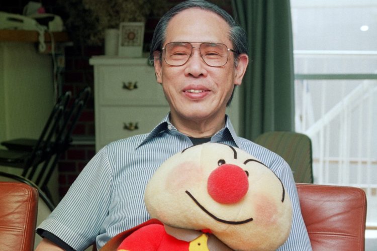 1991年、勲四等瑞宝章を受章したやなせたかし氏（時事通信フォト）