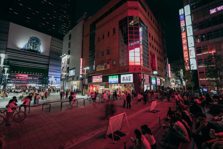 新宿・歌舞伎町で若者が集う「トー横」