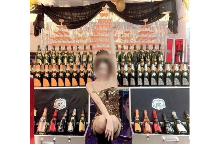 18歳のころから銀座のキャバクラで働き始めていたAさん(インスタグラムより)