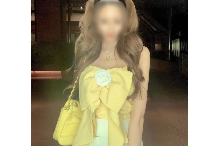 顔も小さいしウェストも細い、スタイルの良い女性だったという(インスタグラムより)
