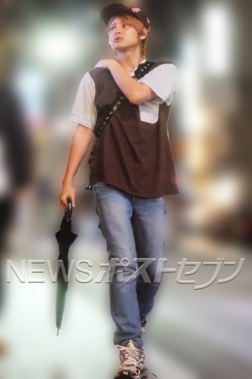 夜の街でもアイドルオーラを放っていた