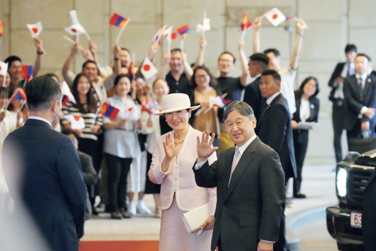到着後にはウランバートル市内のホテルに移動し、在留邦人らの歓待を受けられた（6日）。7日は陛下おひとりでのご公務で、雅子さまは翌日以降に備えて終日ホテルで過ごされた