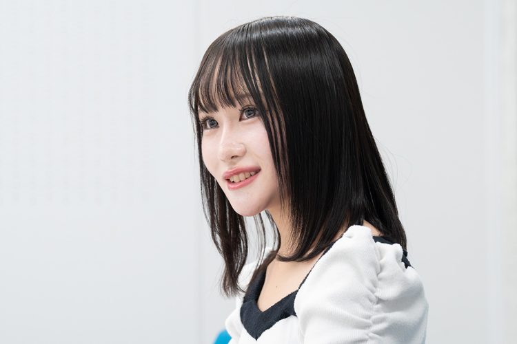 高校1年生のときに、ネットゲームで知り合った男性によるレイプ被害に遭い、“不純異性交遊”として停学処分になった経験を持つ
