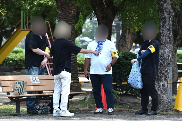 警備につく人も多数