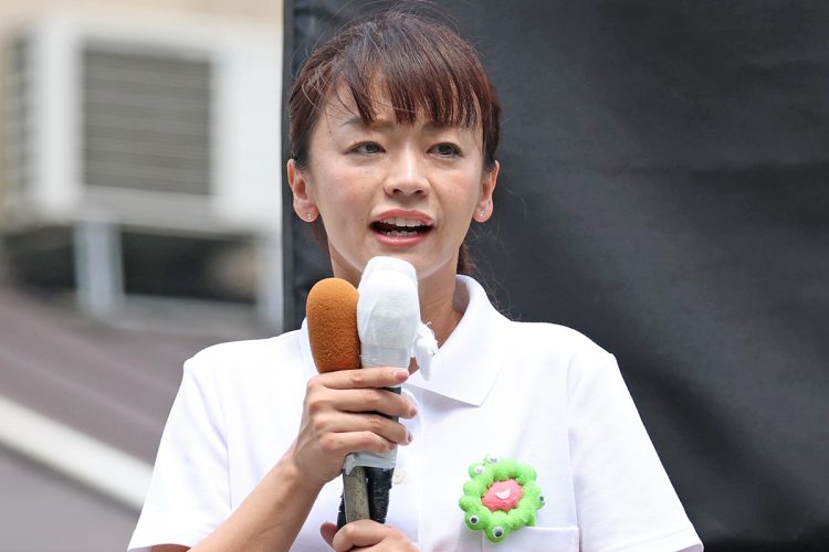 選挙中からいわくつきの投資会社との接点が取り沙汰されていた佐々木りえ氏