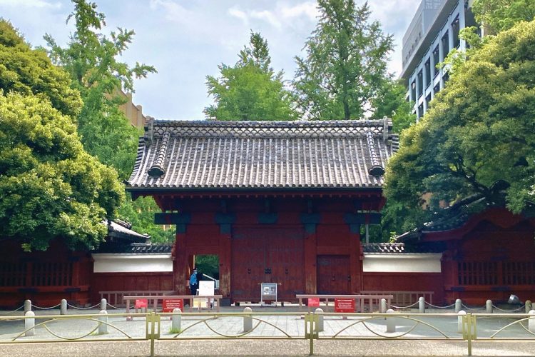 東京大学（赤門）
