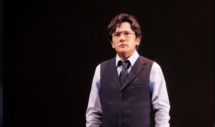 父親になったハリー・ポッターを演じる稲垣吾郎（公式HPより）