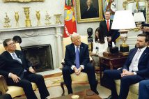 2025年2月7日の日米首脳会談。前列左から石破茂、ドナルド・トランプ、J・D・ヴァンス