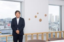《N高グループを徹底解剖》3.2万人が在学する巨大通信制高校の秘密　「一番の売りは300に及ぶ課外講座」と奥平博一校長、「不登校生徒の受け皿になっているのか」の問いへの答えは