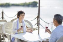 《60才からの資産運用》“運用して貯める”意識から“運用して増やしながら使う”へ　シニアの投資リスク解消に向けて「認知症になったら家族が代わりに取引できる仕組み」も登場