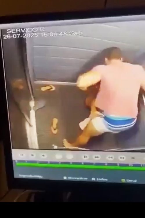 被害者の靴が散乱している(SNSより)