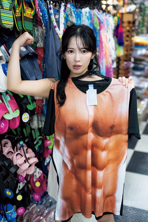 2013年にデビューし、現在はグラビア活動を中心に女優業やタレントとして幅広く活躍中