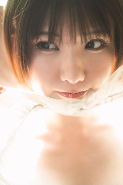 いつものグラビアではやらないような、フェティシズム的なテーマの衣装での撮影だったという