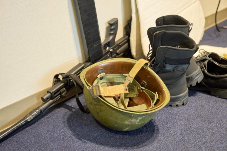 お笑い米軍基地のコントの小道具（撮影／西野嘉憲）